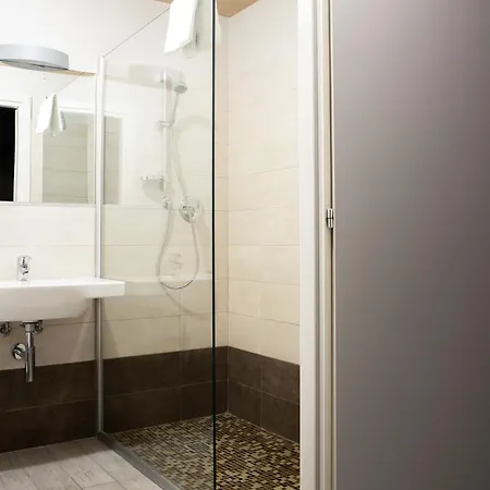 موتيل Rimmel بارما