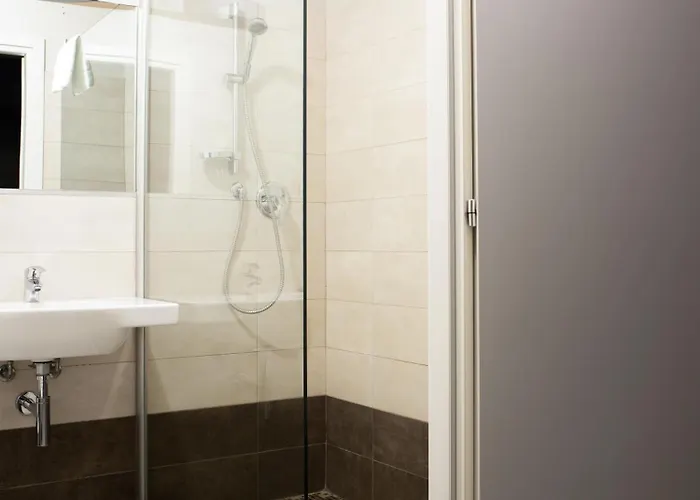 موتيل Rimmel بارما